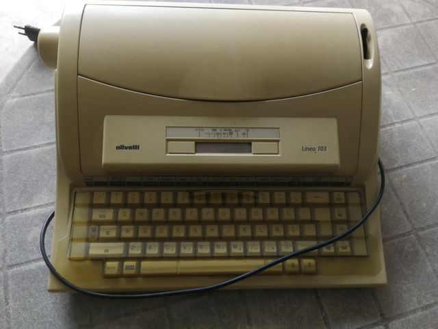 Maquina de escribir Olivetti Linea 103