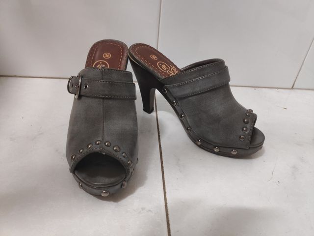 Zapatos grises talla 36