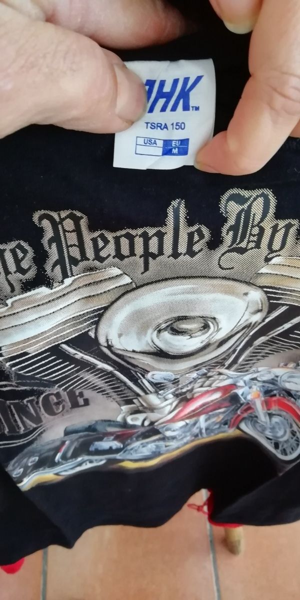 vendo anillos y camisetas