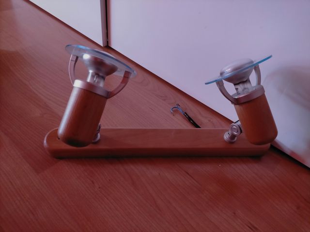 lámpara de pared con dos focos