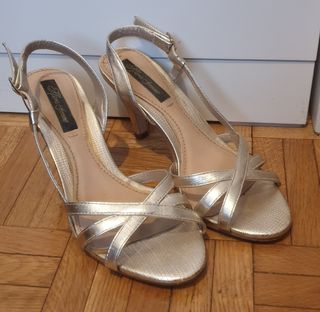 Sandalias Sfera de segunda mano por 6 EUR en Majadahonda en WALLAPOP