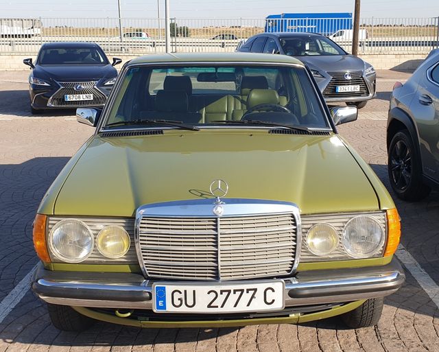 Mercedes-Benz 200