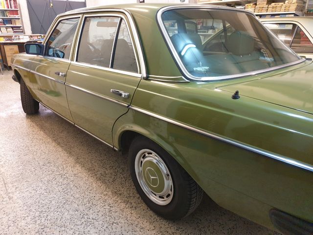 Mercedes-Benz 200