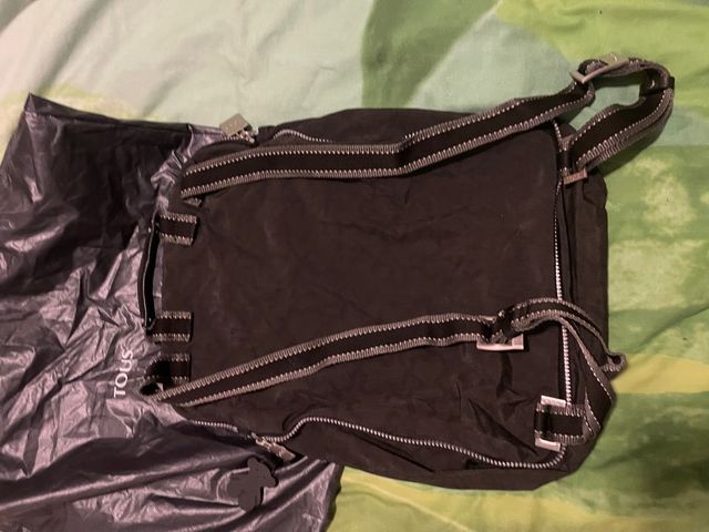 Nueva Mochila TOUS de nylon, color antracita-negro