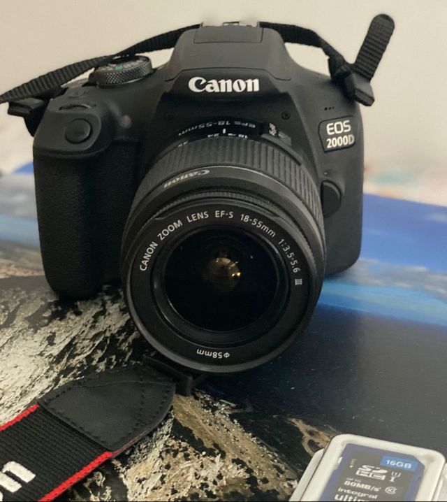 CAMARA CANON EOS 2000D