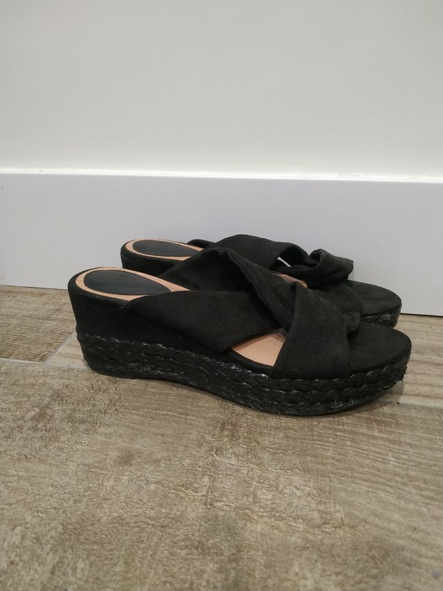 Sandalias cuñas negras