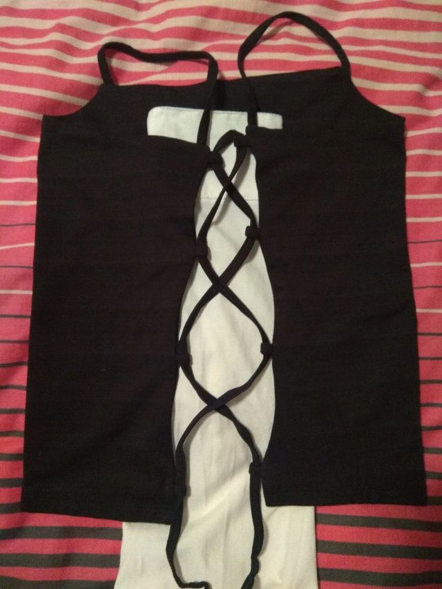 camiseta abierta por detras. S