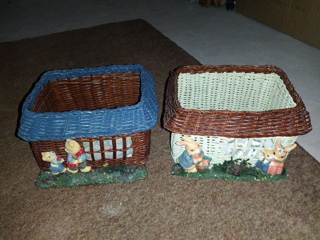 Cesta de mimbre decorada