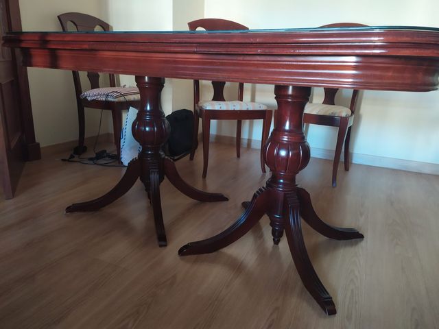 Mesa salón + 5 sillas + cristal