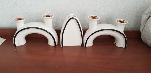 Pack 3 figuras, 2 portavelas y figura a juego