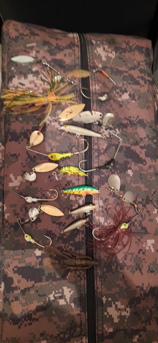 lote rapalas y spinerbait trucha