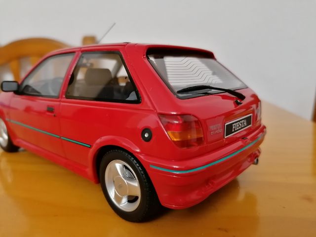 Ford fiesta rs turbo 1/18 OttO Mobile
