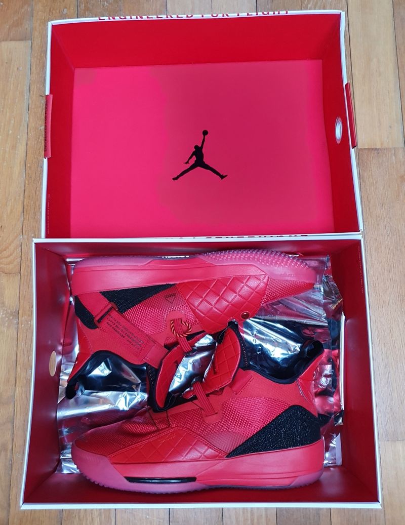 Nike Air Jordan XXXIII/33 OG Rojas Bred talla 45eu de segunda mano