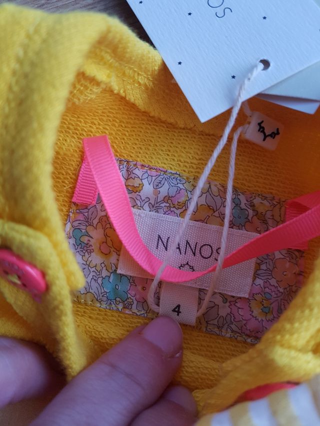 nuevo. talla 5. Sudadera NANOS