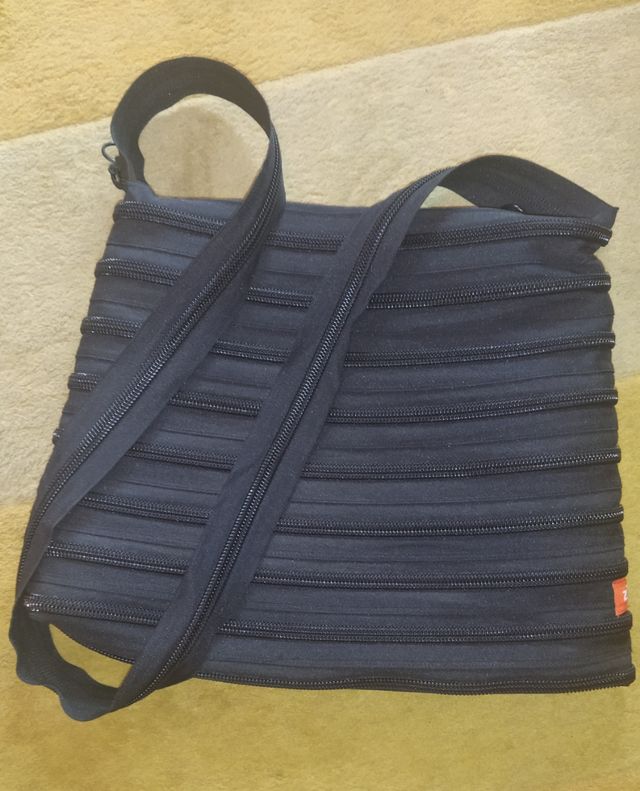 Bolso bandolera nuevo de cremalleras