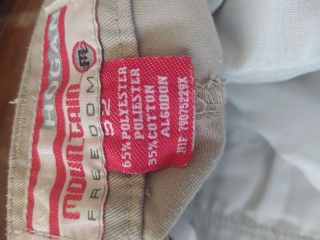 Bermuda Karl Hogan Talla 52. Como nueva.