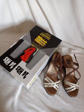Sandalias cuña piel 24 Horas n°36 de segunda mano por 15 EUR en Gijón en  WALLAPOP