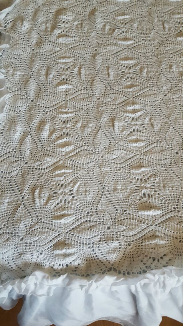 Colcha de ganchillo artesanal