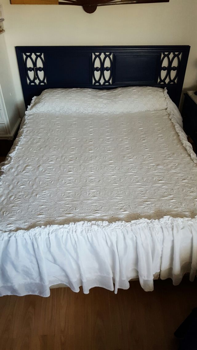 Colcha de ganchillo artesanal