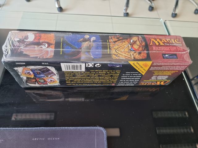 Magic: Multiverse gift box sin abrir