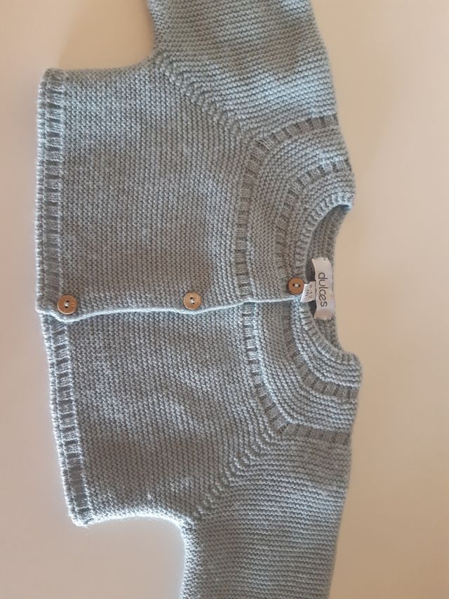 Chaqueta con gorrito en color verde 6-12. Dulces