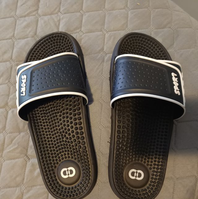 Lote de verano, 2 bañadores y 1 chanclas