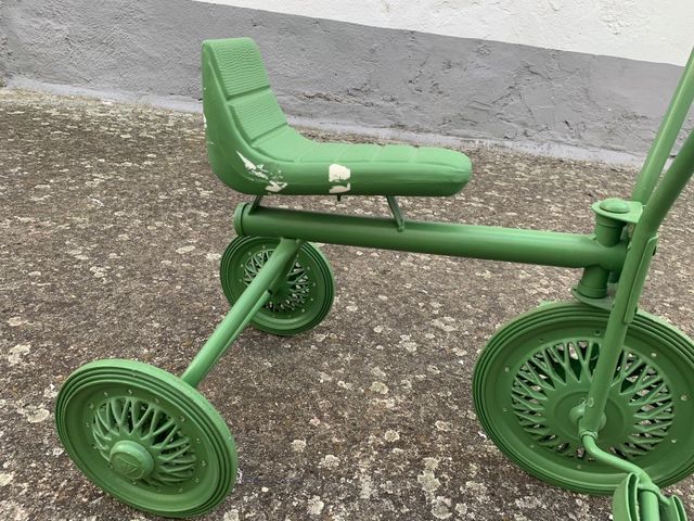 Triciclo infantil antiguo 