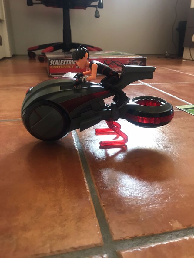 Campo de juego y moto desafío champion