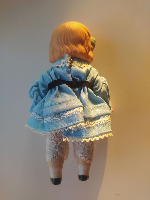 Muñecos antiguos de porcelana