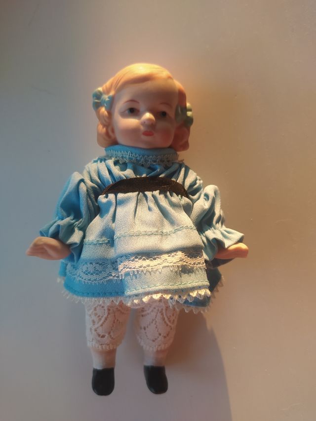 Muñecos antiguos de porcelana