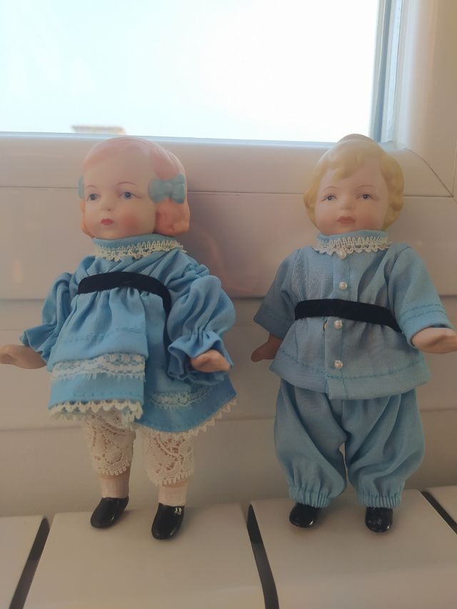 Muñecos antiguos de porcelana