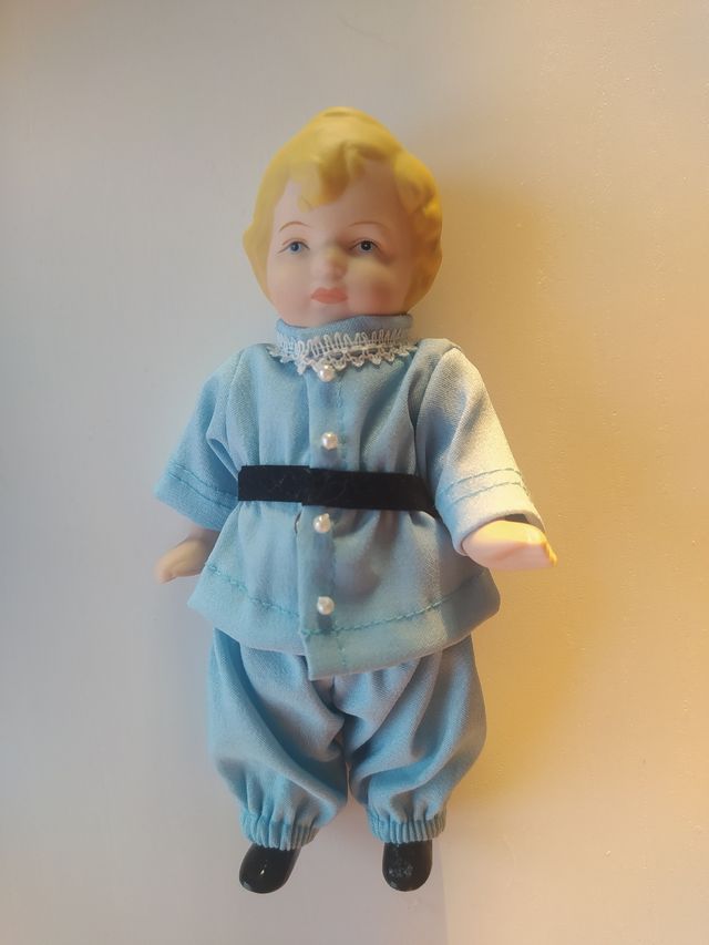 Muñecos antiguos de porcelana