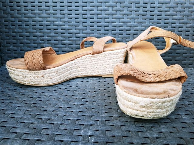 Sandalias marrones