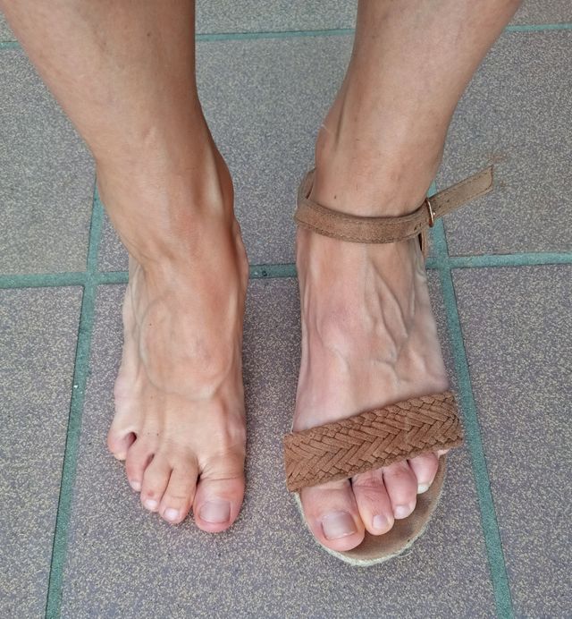 Sandalias marrones