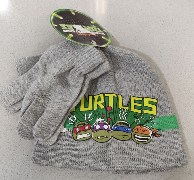 Gorro y guantes a estrenar talla 52