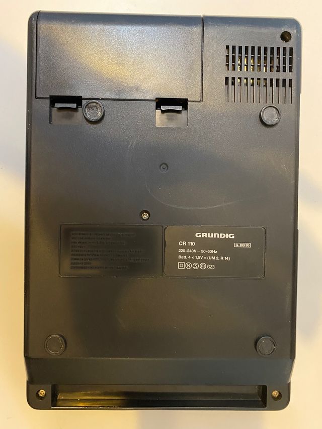 **DAMAGE** registratore/lettore Grundig CR 110