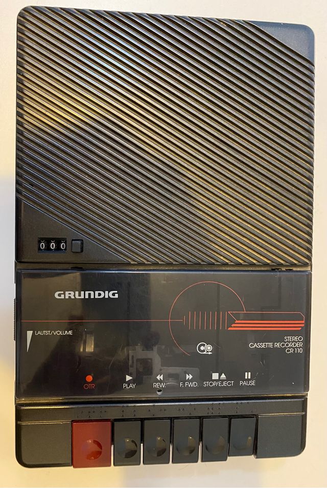 **DAMAGE** registratore/lettore Grundig CR 110