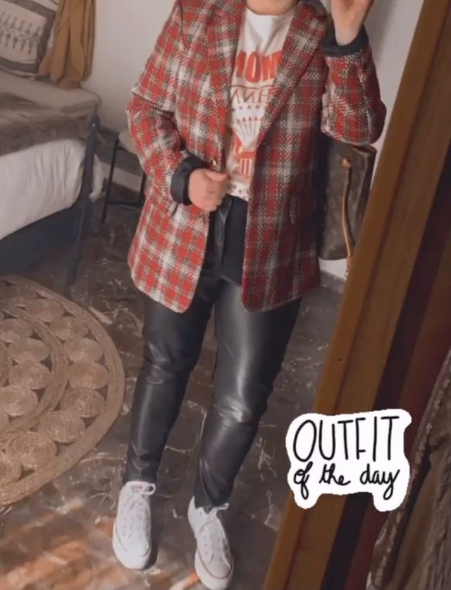 Pantalón legging polipiel negro ZARA