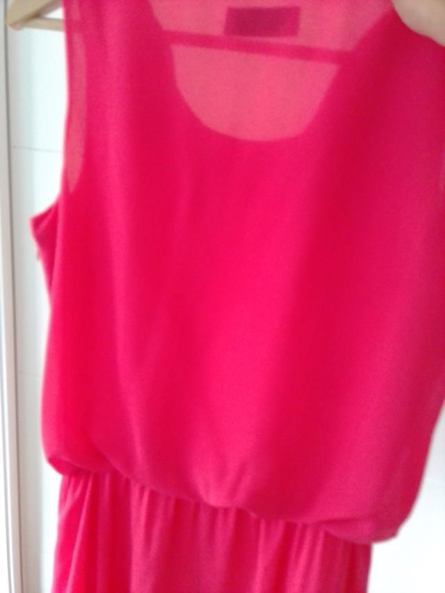 Vestido largo rojo de ceremonia.