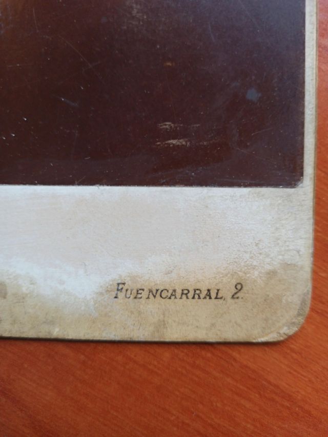 Fotografía muy antigua con dedicatoria.