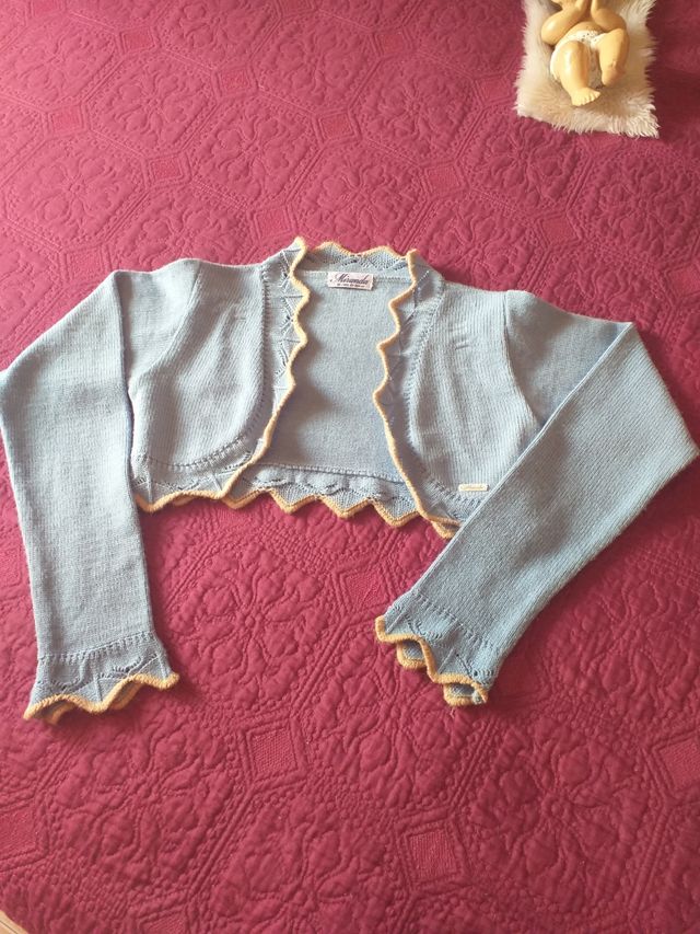 vestido en piqué y rebeca de Boutique