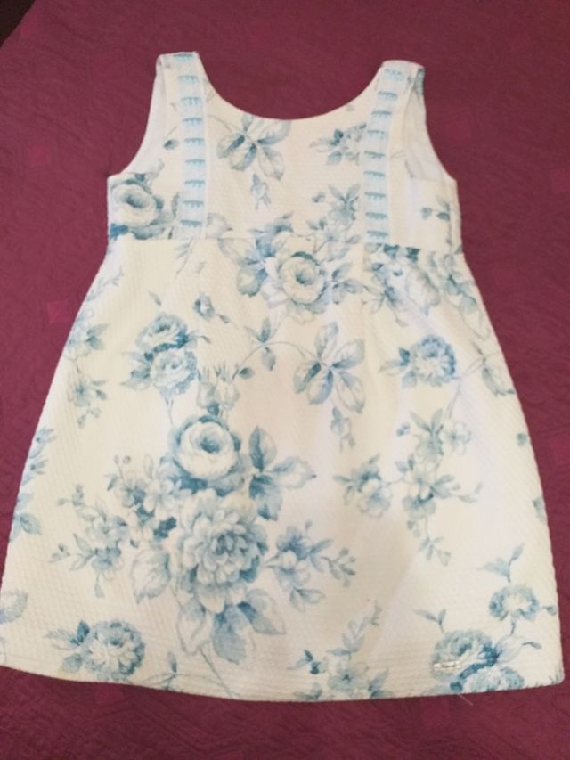 vestido en piqué y rebeca de Boutique