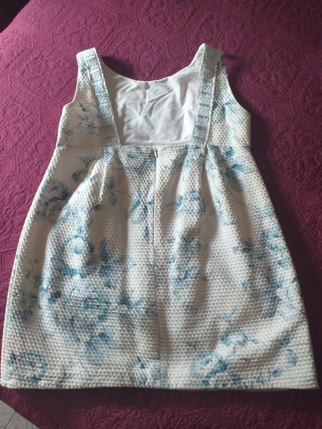 vestido en piqué y rebeca de Boutique