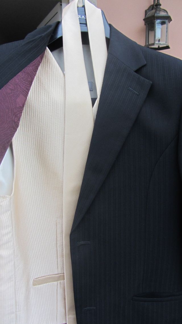 Traje de novio de Caramelo