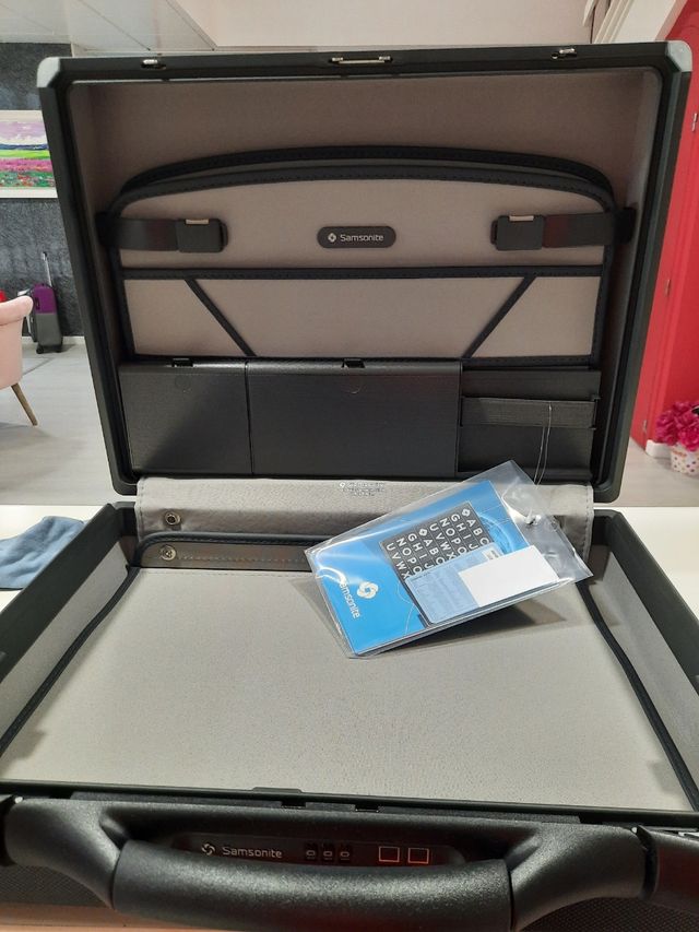 Maletin documentación  rígido 