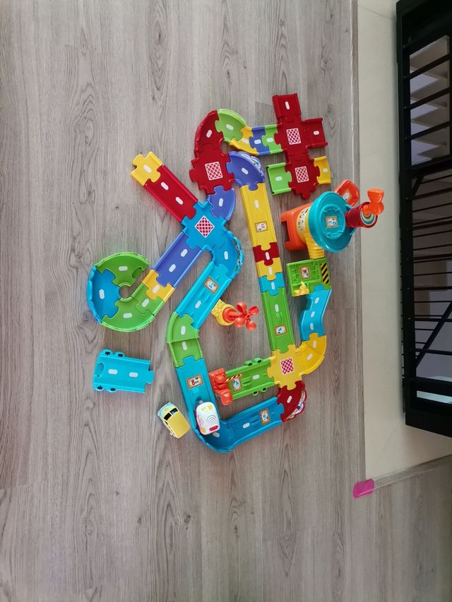 Circuito, coches y aeropuerto