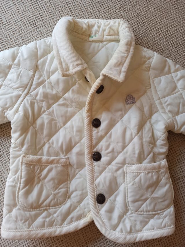 Abrigo benetton t. 1-3 meses