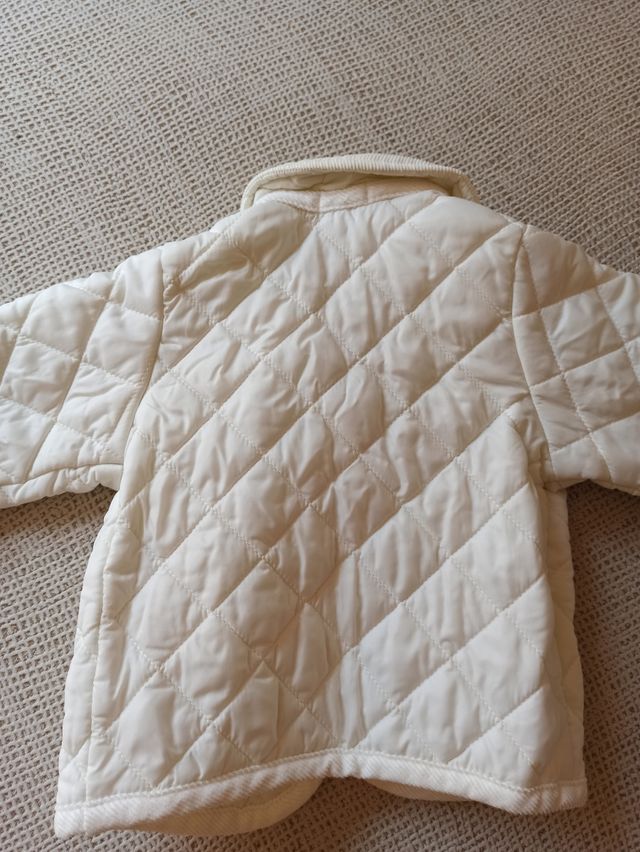 Abrigo benetton t. 1-3 meses