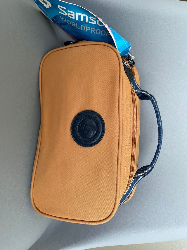 Neceser Samsonite color mostaza