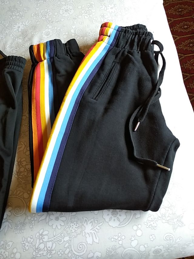 Lote de 2 pantalones de chándal según descripció